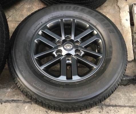 ล้อแม็ก Toyota Fortuner BMC(สีดำ) ขอบ17 พร้อมยาง 265-65-17 Bridgestone ปี 15