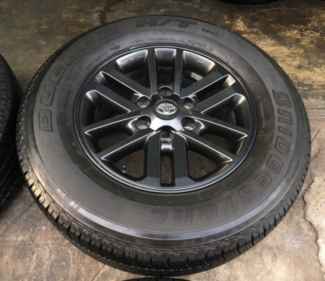 ล้อแม็ก Toyota Fortuner BMC(สีดำ) ขอบ17 พร้อมยาง 265-65-17 Bridgestone ปี 15