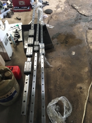 รางสไลด์ขนาดใหญ่ของ หม่