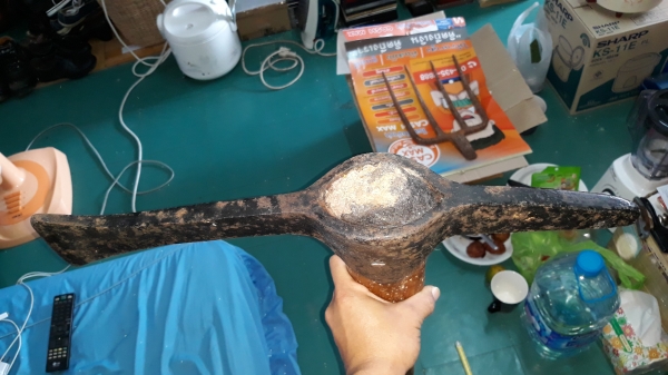 ขายขวานอีเต้องานเก่ายุโรป ใหญ่ ยาว หนา หนัก ด้ามยาว105ซม. ขายขวานอีเต้องานเก่ายุโรป ใหญ่ ยาว หนา หนัก ด้ามยาว105ซม.