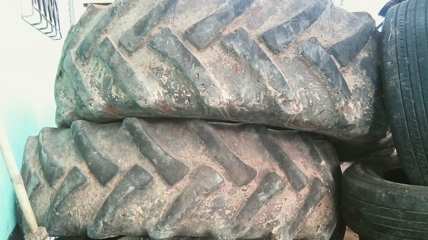 ยางรถไถโอตานิ สภาพสวยๆไม่มีฉีก