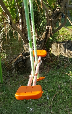 ชิงช้าเด็กและม้าโยก