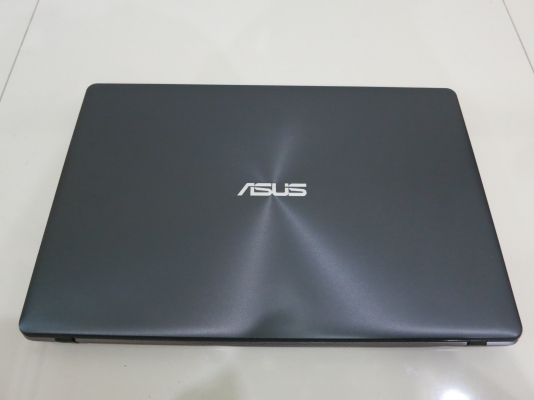 โน๊ตบุ๊ค ASUS X550ZE-XX141D 15.6 นิ้ว AMD Quad Core A10-7400P Ram 4G HDD 750 GB มีการ์ดจอ ที่ชาร์ท ส