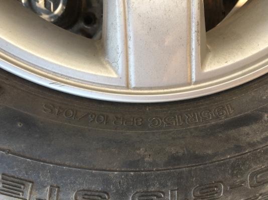 ล้อ+ยาง195/r15 บริสโตนสภาพสวยพร้อมใช้