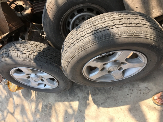 ล้อ+ยาง195/r15 บริสโตนสภาพสวยพร้อมใช้