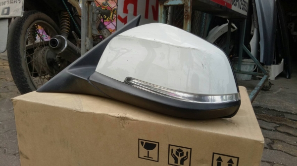 กระจกมองข้าง bmw f30 ข้างซ้าย 12,000 บาท
