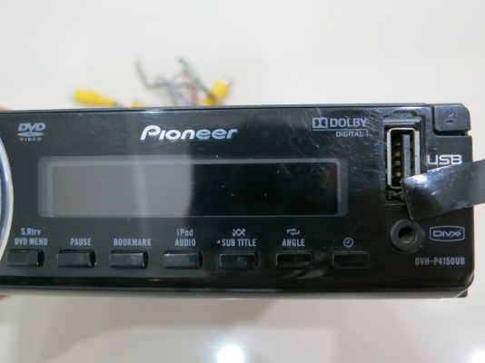 เครื่องเล่น DVD MP3 พร้อมช่องต่อ USB iPod ยี่ห้อ Pioneer รุ่น DVH-P4150UB สภาพดี