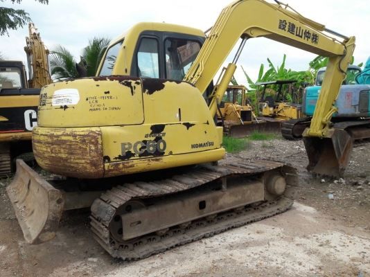 ขายจ้า..KOMATSU PC60-7  เก่านอกแท้  สภาพสวย เดิมๆๆ  2,XXX  ชั่วโมง  มีผานหน้า..พร้อมใช้  โทร 089-3818694  ดวงนภา