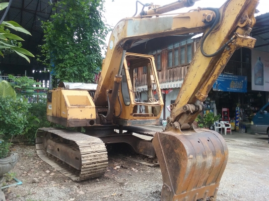 รถแม๊คโคร ยี่ห้อ โคมัสสุ PC 80-1