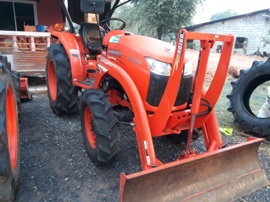 ขายรถไถL3608ปี55สีเดิมๆรถเดิมทุกจุดใบมีดผาลหลังพร้อมใช้งานครับ