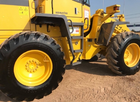 ขายรถตักล้อยาง KOMATSU WA100-3 รถนอกนำเข้าเองจากญี่ปุ่น สภาพสวยพร้อมใช้งาน มีVDOการทำงานครับ ขายรถตักล้อยาง KOMATSU WA100-3 รถนอกนำเข้าเองจากญี่ปุ่น สภาพสวยพร้อมใช้งาน มีVDOการทำงานครับ