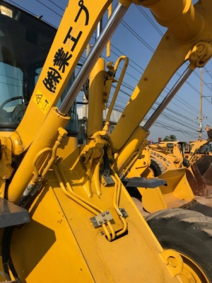 ขายรถตักล้อยาง KOMATSU WA100-3 รถนอกนำเข้าเองจากญี่ปุ่น สภาพสวยพร้อมใช้งาน มีVDOการทำงานครับ ขายรถตักล้อยาง KOMATSU WA100-3 รถนอกนำเข้าเองจากญี่ปุ่น สภาพสวยพร้อมใช้งาน มีVDOการทำงานครับ