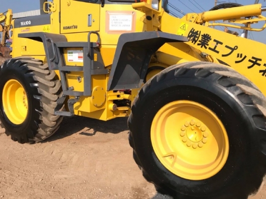 ขายรถตักล้อยาง KOMATSU WA100-3 รถนอกนำเข้าเองจากญี่ปุ่น สภาพสวยพร้อมใช้งาน มีVDOการทำงานครับ ขายรถตักล้อยาง KOMATSU WA100-3 รถนอกนำเข้าเองจากญี่ปุ่น สภาพสวยพร้อมใช้งาน มีVDOการทำงานครับ