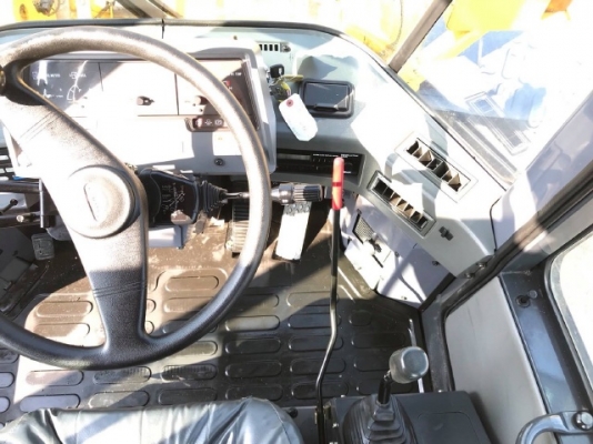 ขายรถตักล้อยาง KOMATSU WA100-3 รถนอกนำเข้าเองจากญี่ปุ่น สภาพสวยพร้อมใช้งาน มีVDOการทำงานครับ ขายรถตักล้อยาง KOMATSU WA100-3 รถนอกนำเข้าเองจากญี่ปุ่น สภาพสวยพร้อมใช้งาน มีVDOการทำงานครับ