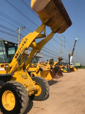 ขายรถตักล้อยาง KOMATSU WA100-3 รถนอกนำเข้าเองจากญี่ปุ่น สภาพสวยพร้อมใช้งาน มีVDOการทำงานครับ ขายรถตักล้อยาง KOMATSU WA100-3 รถนอกนำเข้าเองจากญี่ปุ่น สภาพสวยพร้อมใช้งาน มีVDOการทำงานครับ