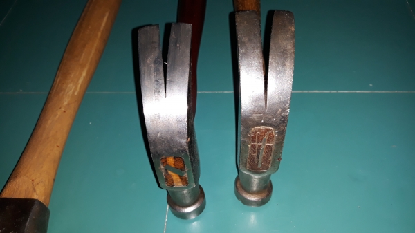 ขายค้อนหงอน 16OZ. PLUMB MADE IN USA.ด้ามไม้มือสองสภาพดี