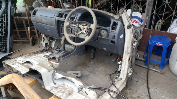 ****ขายด่วน*** หัวจิ้งหรีดtoyota new surf185