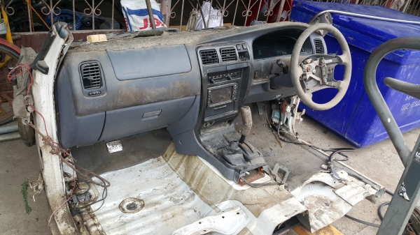 ****ขายด่วน*** หัวจิ้งหรีดtoyota new surf185