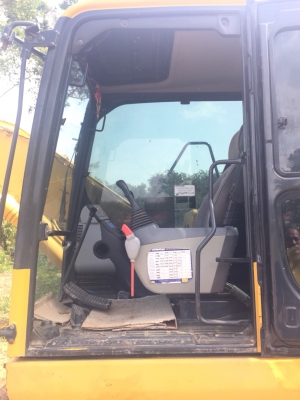 ขายรถแบคโฮ KOMATSU KMTPC202T87C PC130-8 ทำงาน 5399ชั่วโมง สนใจโทร 081-970-1072