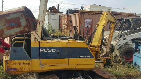 2คัน"380,000"บาท PC30รุ่น6พร้อมหัวเจาะ1หัว