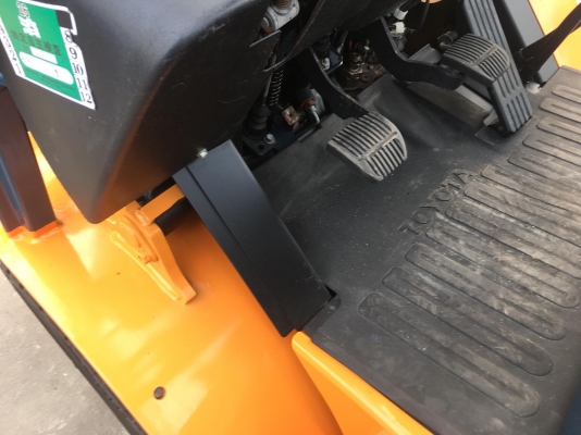 ขายรถโฟล์คลิฟท์ตักยางพาราตักยางก้อนยางถ้วยและเศษยาง