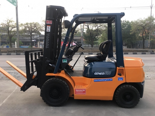 ขายรถโฟล์คลิฟท์ตักยางพาราตักยางก้อนยางถ้วยและเศษยาง