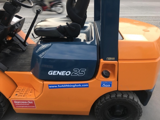 ขายรถโฟล์คลิฟท์ตักยางพาราตักยางก้อนยางถ้วยและเศษยาง