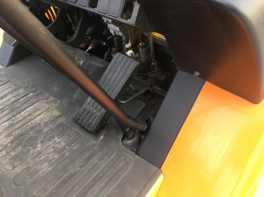 ขายรถโฟล์คลิฟท์ตักยางพาราตักยางก้อนยางถ้วยและเศษยาง