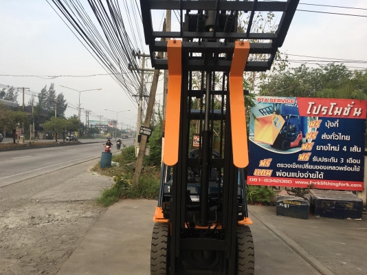 ขายรถโฟล์คลิฟท์ตักยางพาราตักยางก้อนยางถ้วยและเศษยาง