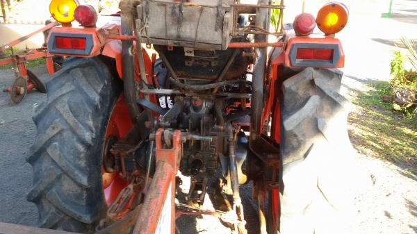 L2605 สองเพลา รถเครื่องดี พร้อมใช้งาน L2605 สองเพลา รถเครื่องดี พร้อมใช้งาน