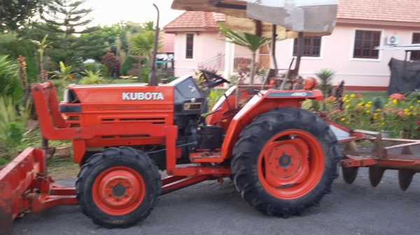 L2605 สองเพลา รถเครื่องดี พร้อมใช้งาน L2605 สองเพลา รถเครื่องดี พร้อมใช้งาน