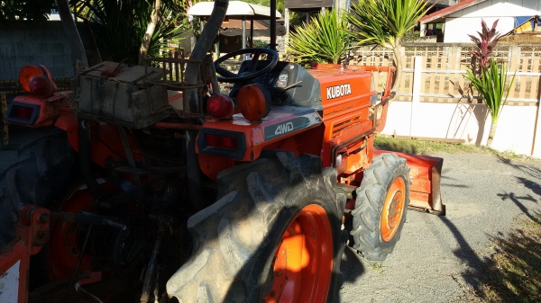 L2605 สองเพลา รถเครื่องดี พร้อมใช้งาน L2605 สองเพลา รถเครื่องดี พร้อมใช้งาน