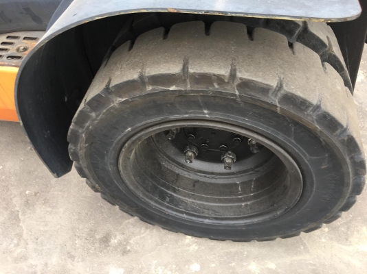 ขายรถโฟล์คลิฟท์ตักยางพาราตักยางก้อนยางถ้วยและเศษยาง