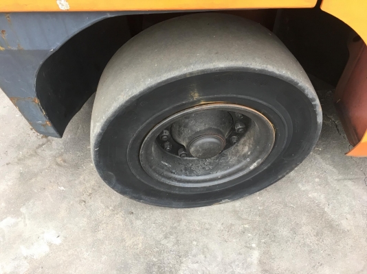 ขายรถโฟล์คลิฟท์ตักยางพาราตักยางก้อนยางถ้วยและเศษยาง