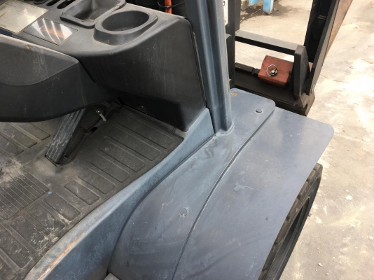 ขายรถโฟล์คลิฟท์ตักยางพาราตักยางก้อนยางถ้วยและเศษยาง