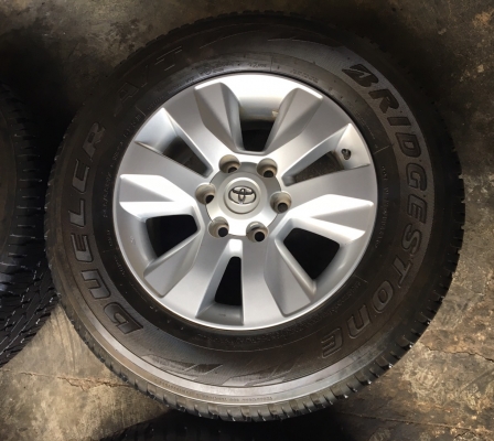 ล้อแม็กป้ายแดง Toyota Revo ขอบ17 พร้อมยาง Bridgestone 265-65-17 ปี 16 แม็กสวย เนียน