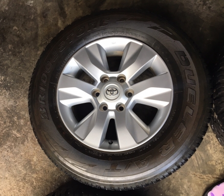 ล้อแม็กป้ายแดง Toyota Revo ขอบ17 พร้อมยาง Bridgestone 265-65-17 ปี 16 แม็กสวย เนียน