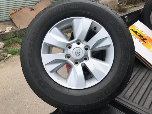 ล้อแม็กป้ายแดง Toyota Revo ขอบ17 พร้อมยางป้ายแดง Bridgestone 265-65-17 ปลายปี 17