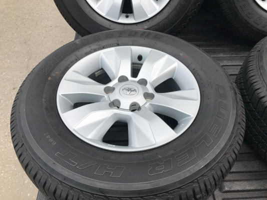 ล้อแม็กป้ายแดง Toyota Revo ขอบ17 พร้อมยางป้ายแดง Bridgestone 265-65-17 ปลายปี 17