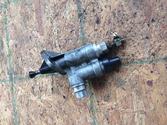 ปั้ม AC Cummins 6BT