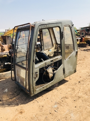 ขายหัวเก๋ง KOBELCO SK200มาครทรี ใส่กระจกให้ครบ