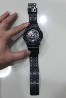 ลดพิเศษ-นาฬิกา CASIO G-shock รุ่น GA-300-1A ของแท้ สีดำ มือสอง สภาพใหม่ ส่งฟรี
