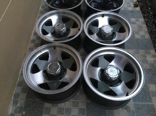 แมกซ์ขอบ15กว้าง8นิ้ว 6รู กระบะทั่วไป ออฟเซต-20 ฝาครบ พร้อมใช้