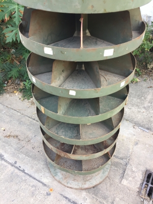 ชั้นใส่น็อตกลม