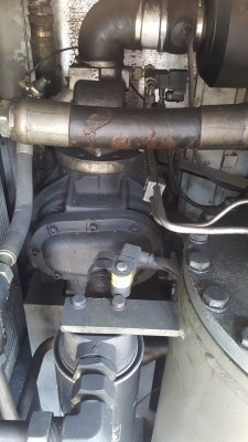 ปั๊มลมสกรูโรเตอร์คอม 100 แรงม้าราคา 98,000 บาท ปั๊มลมสกรูโรเตอร์คอม 100 แรงม้าราคา 98,000 บาท