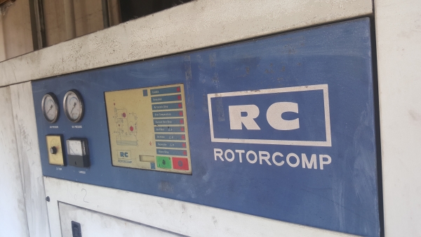 ปั๊มลมสกรูโรเตอร์คอม 100 แรงม้าราคา 98,000 บาท ปั๊มลมสกรูโรเตอร์คอม 100 แรงม้าราคา 98,000 บาท