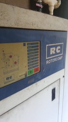 ปั๊มลมสกรูโรเตอร์คอม 100 แรงม้าราคา 98,000 บาท ปั๊มลมสกรูโรเตอร์คอม 100 แรงม้าราคา 98,000 บาท