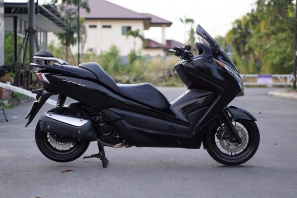 ร้าน วุฒิ นนบุรี Honda forza 300 สวยๆเดิมๆ