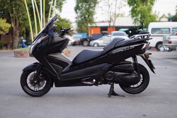 ร้าน วุฒิ นนบุรี Honda forza 300 สวยๆเดิมๆ