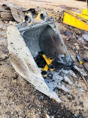 ขาย บุ๊งกี้ ถอดจาก KOBELCO SK200 ตามสภาพ ขาย บุ๊งกี้ ถอดจาก KOBELCO SK200 ตามสภาพ